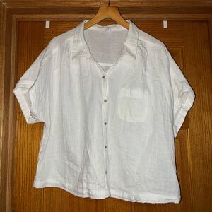 Old Navy White Casual Cropped Button Down